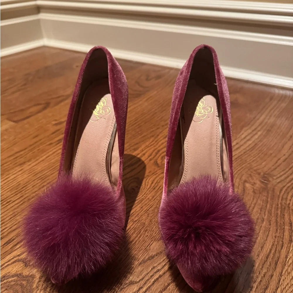 Elegant Velvet Purple Pumps SZ8.5 (NEVER WORN BEFORE) - Picture 3 of 5